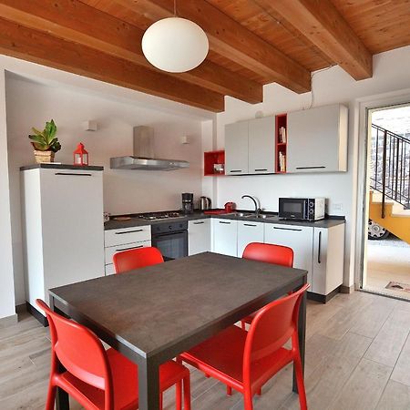 Red Apartment In Marciaga Di Костермано Екстер'єр фото