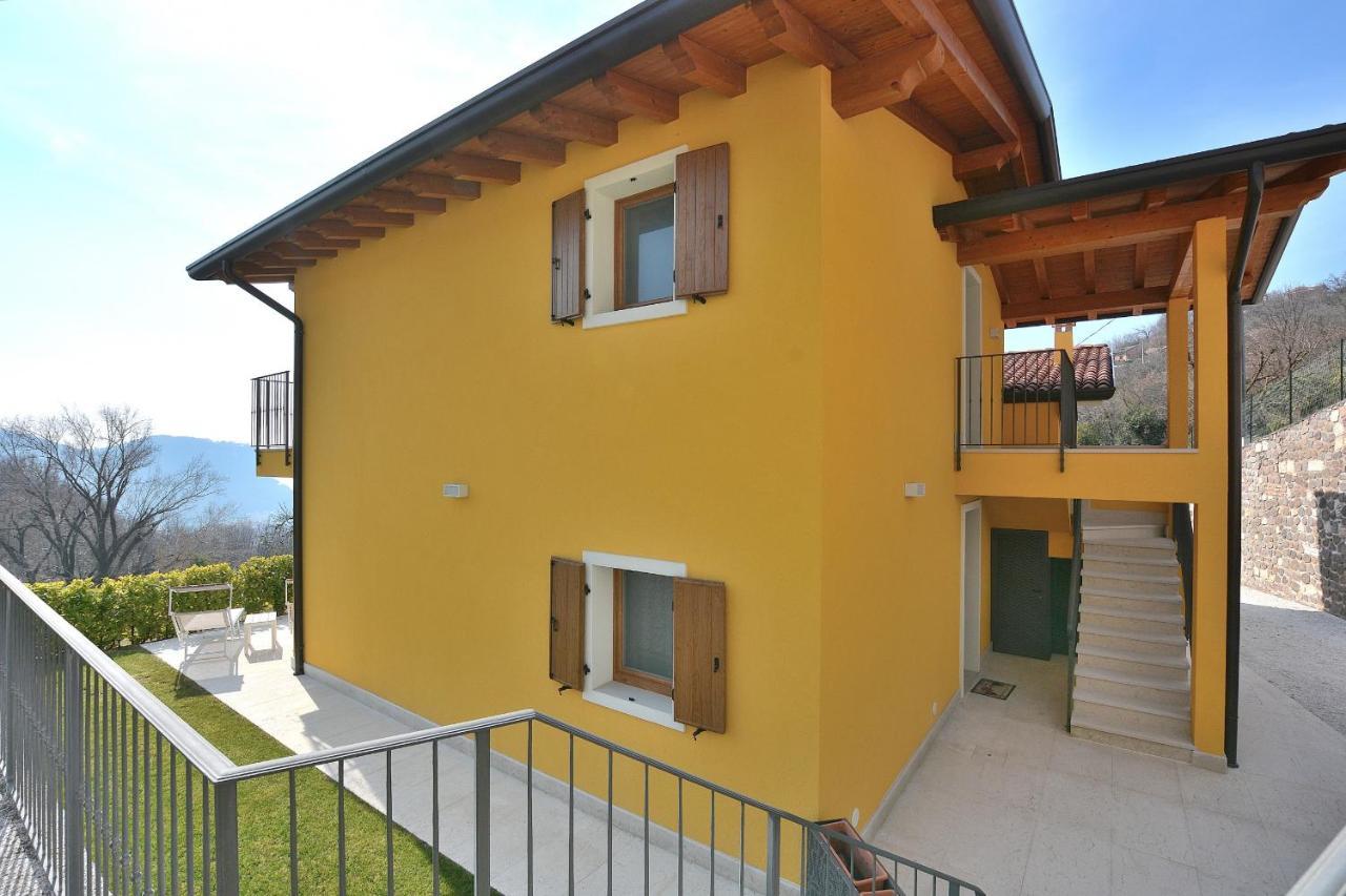 Red Apartment In Marciaga Di Костермано Екстер'єр фото